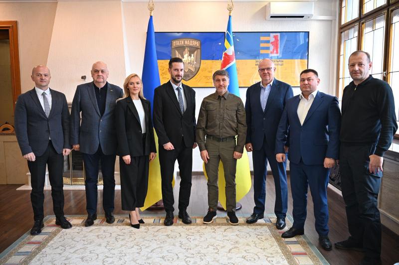 Голова Закарпатської ОВА зустрівся з директором словацького Департаменту відновлення України