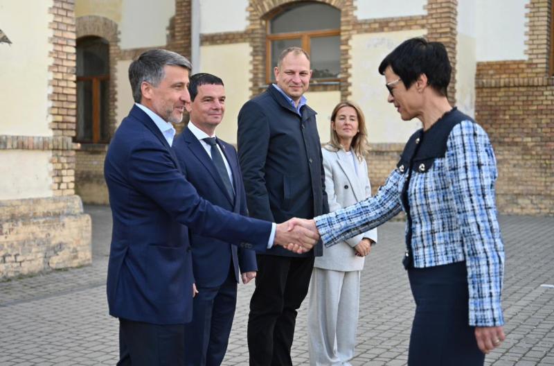 Представниця ЄС Марта Кос відвідала Ужгородський ліцей № 4 із поглибленим вивченням словацької мови