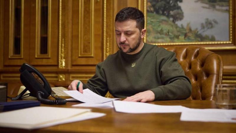Президент Володимир Зеленський відзначив двох ужгородських учителів державними нагородами