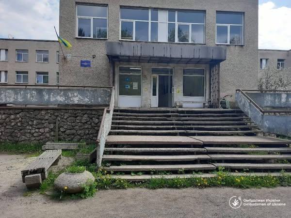 Керівник Великоберезнянської втік за кордон та залишив заклад напризволяще
