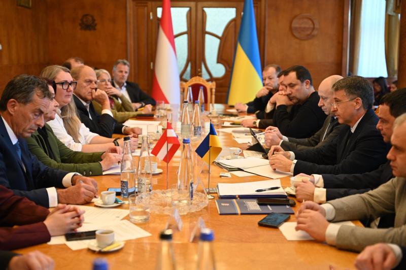 Закарпаття відвідали Посол України в Австрії Василь Химинець із делегацією Федеральної землі Тіроль