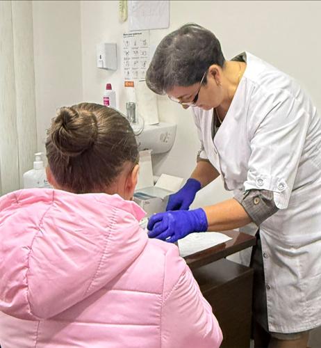 У селі Іза розпочали швидке тестування та вакцинування від гепатиту А