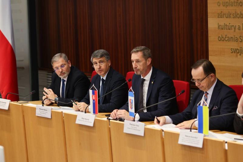 Делегація українських регіонів бере участь у міжнародному семінарі CIVEX, який проходить у Пряшеві