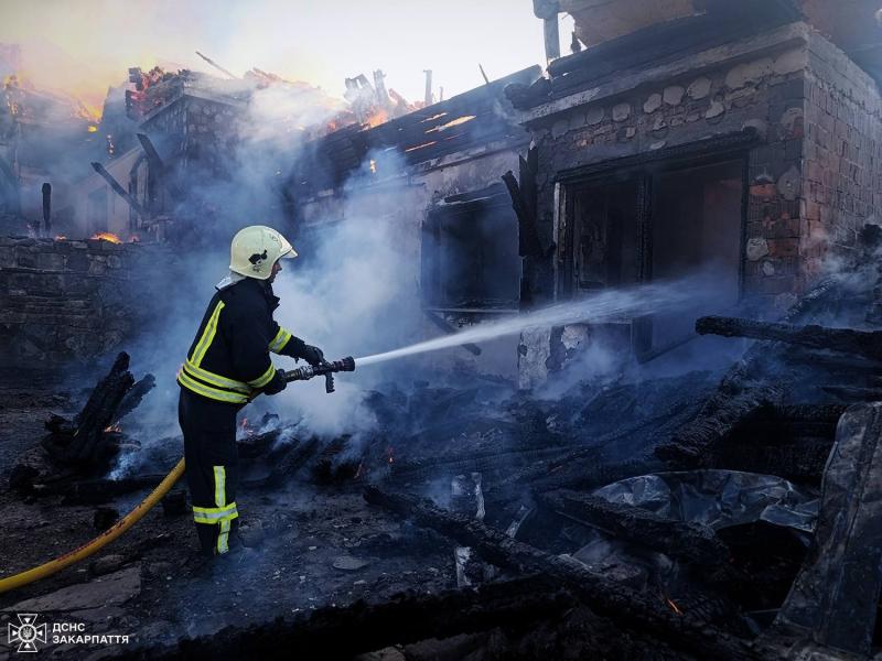 На Хустщині сталася масштабна пожежа на території еко-курорту "Ізки"