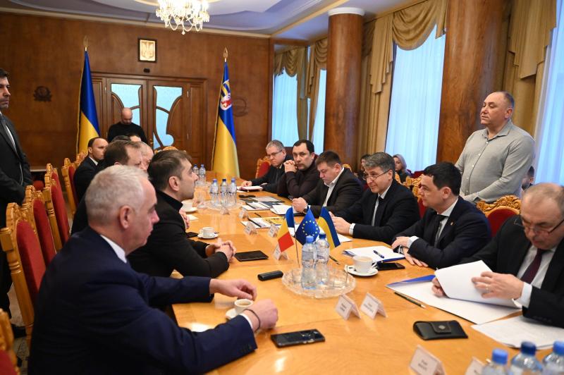 Голова Закарпатської ОВА зустрівся в Ужгороді з румунськими партнерами