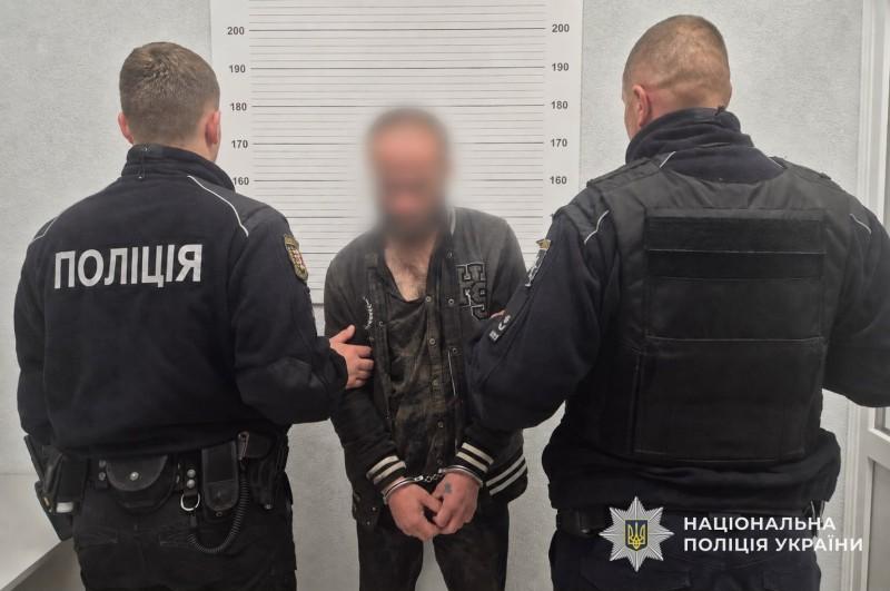 В Ужгороді раніше судимий вінничанин скоїв розбійний напад на 61-річного місцевого жителя