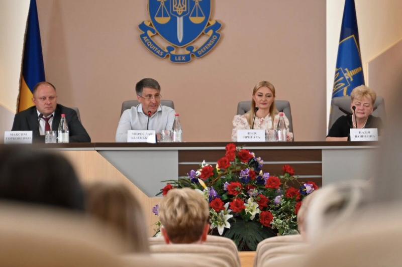 Мирослав Білецький привітав працівників Господарського суду Закарпатської області