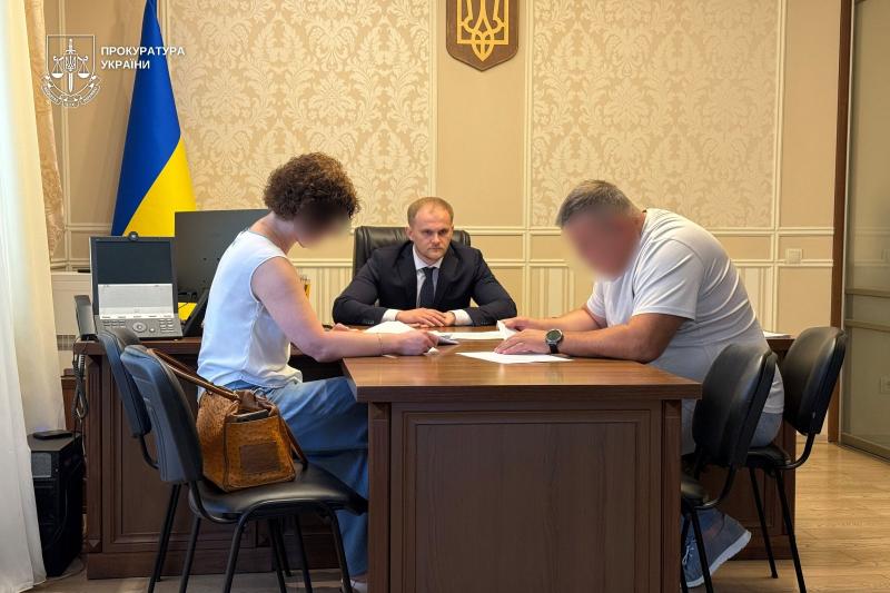 У справі про «тіньовий» бізнес на вторсировині ужгородському депутату інкримінують також хабарництво