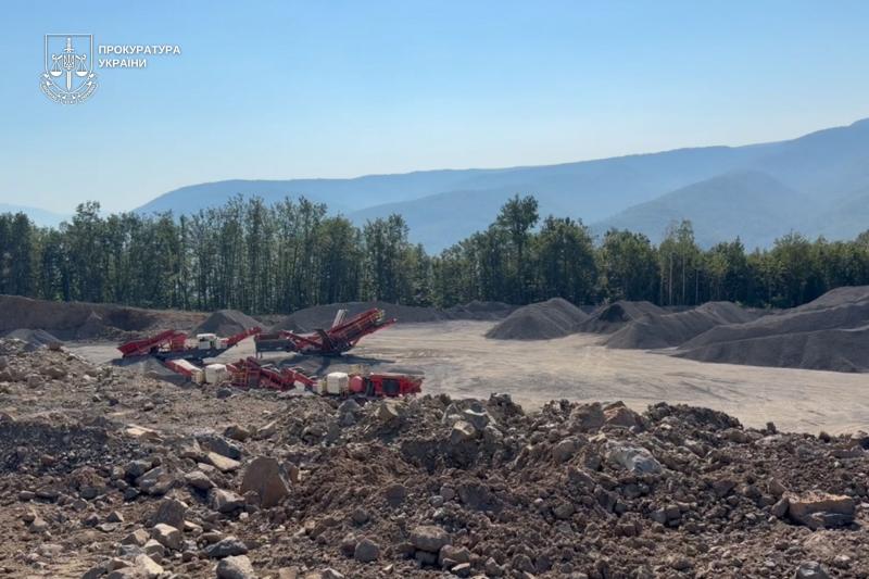 Андезитовий кар’єр на землях лісу – прокуратура перевіряє законність використання земель лісфонду