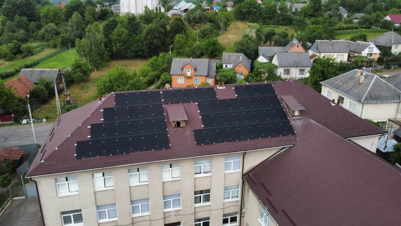Школи Закарпаття оснащують сонячними електростанціями