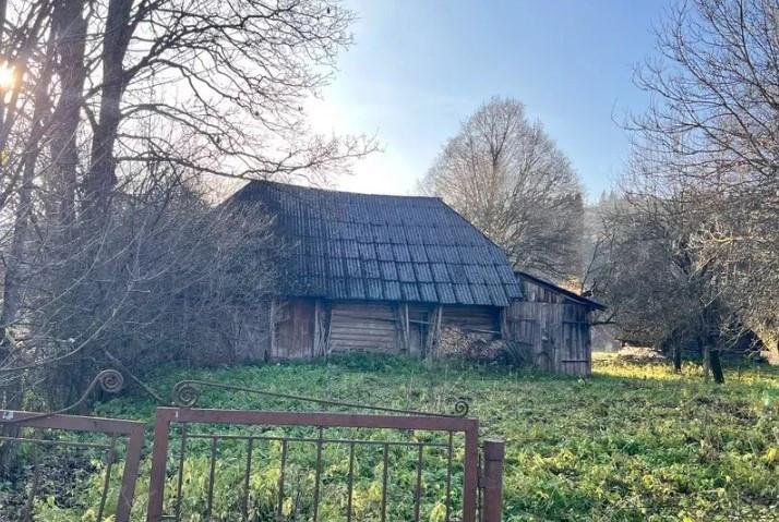 Покинуту адмінбудівлю на Міжгірщині продали за 1,75 млн грн при стартовій ціні 895 грн