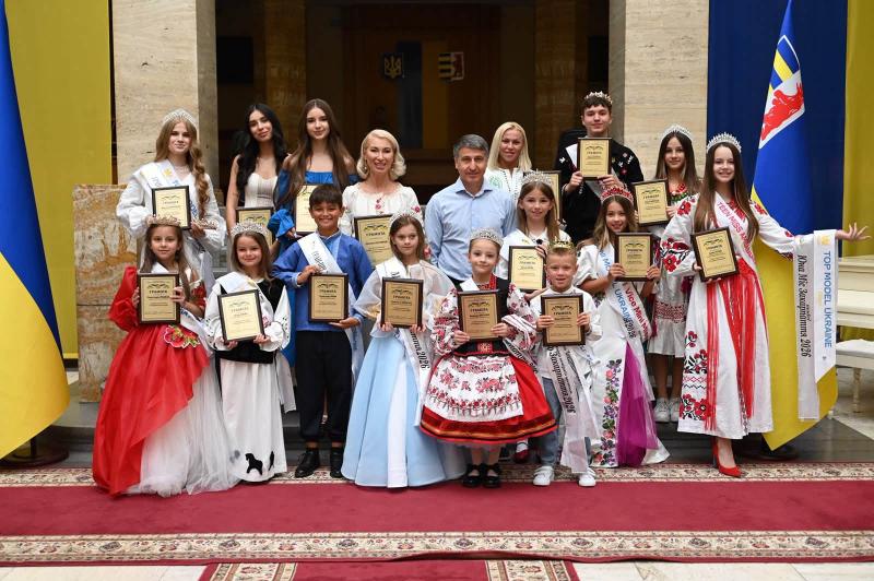 У Закарпатській ОВА привітали учасників та переможців конкурсу «Міні Міс & Міні Містер Закарпаття»