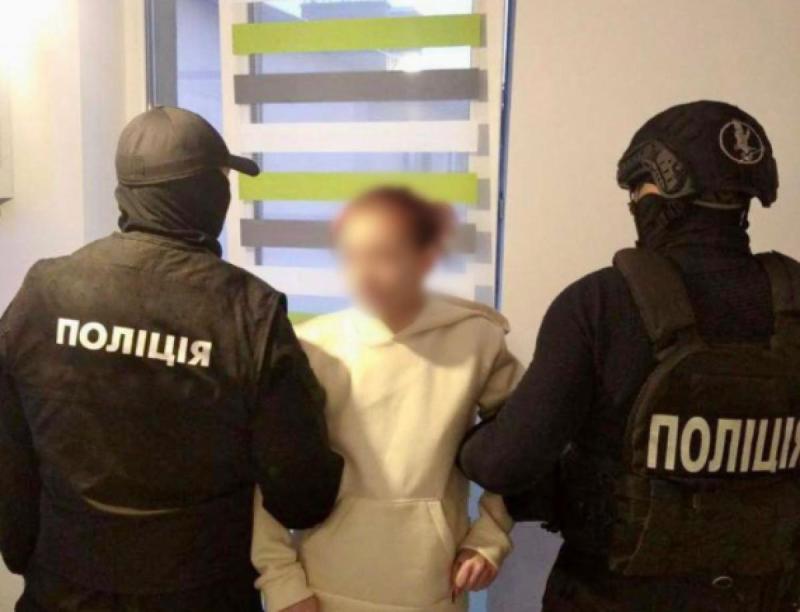 В Ужгороді шахрайку-рецидивістку засудили до 4 років ув’язнення