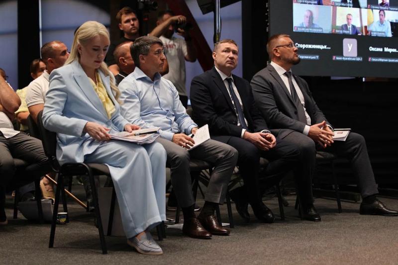 Голова Закарпатської ОВА та керівники гірських громад зустрілися з Президентом України