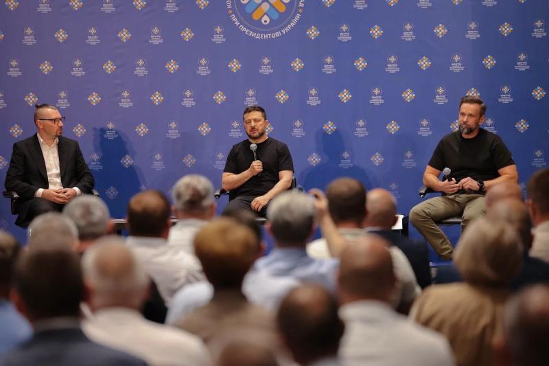 Президент України на Прикарпатті зустрівся з очільниками гірських громад Карпатського регіону