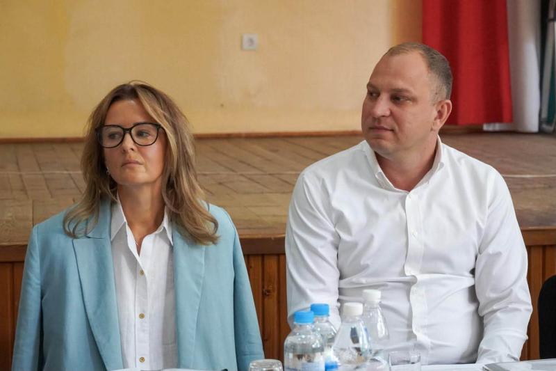 В Ужгороді обговорили готовність шкіл до опалювального сезону, облаштування укриттів та інше