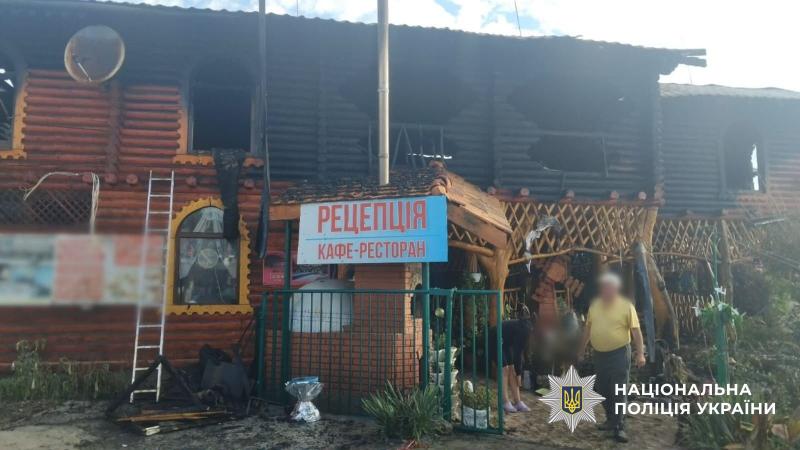 Під час пожежі на території бази відпочинку у Солотвині загинули 2 людини, ще 2 постраждали