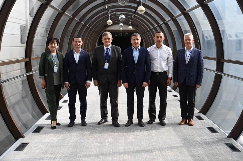 Нові дороги, пункти пропуску та веломаршрути: Закарпаття поглиблює співпрацю з Угорщиною
