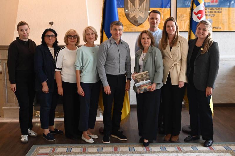 Закарпаття та ЮНІСЕФ спільно впроваджують сучасні стандарти захисту прав дитини