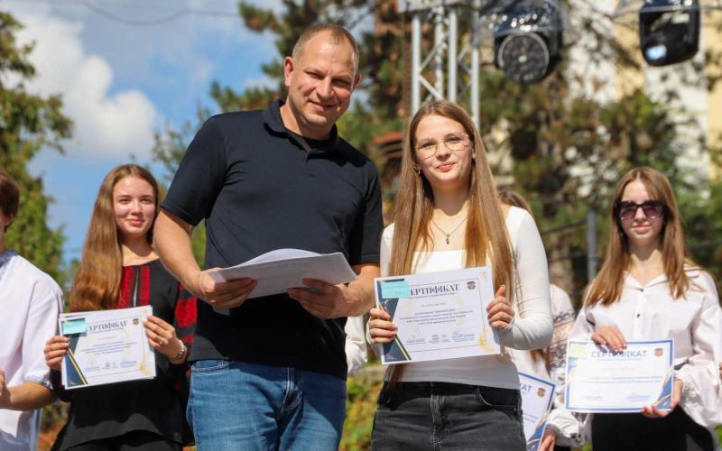 В Ужгороді відзначили 174 учнів за високі досягнення у навчанні