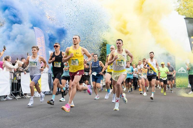 Півмарафон у Мукачеві об’єднав близько 800 учасників з різних куточків країни та гостей з-за кордону