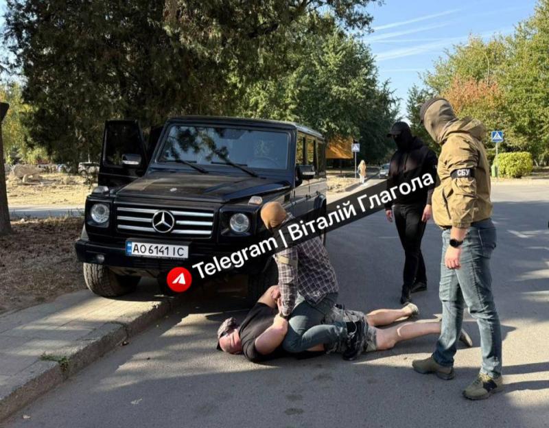 В Ужгороді затримали членів угруповання Олега Коноваленка: вимагали у підприємця $40 тисяч