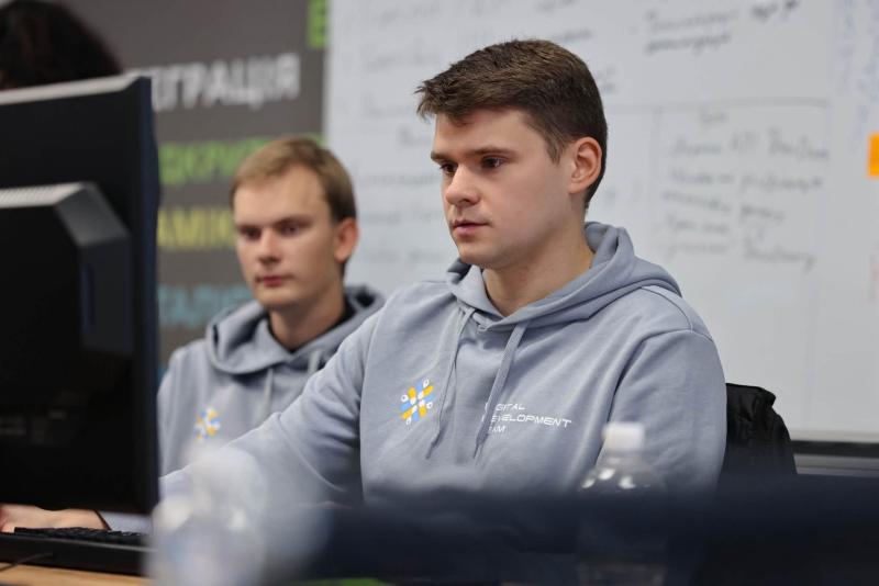 ШІ для управлінських рішень: як молодь змінює громади та регіони