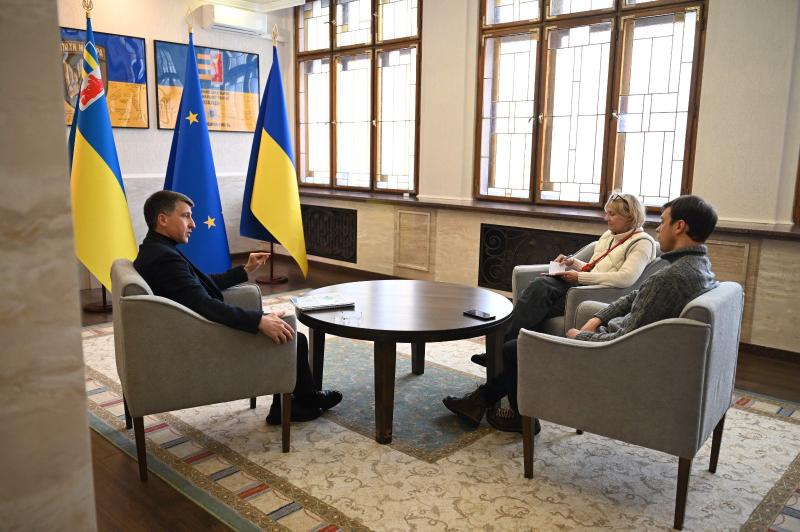 Голова Закарпатської ОВА дав інтерв’ю журналістці відомого французького видання «Le Monde»