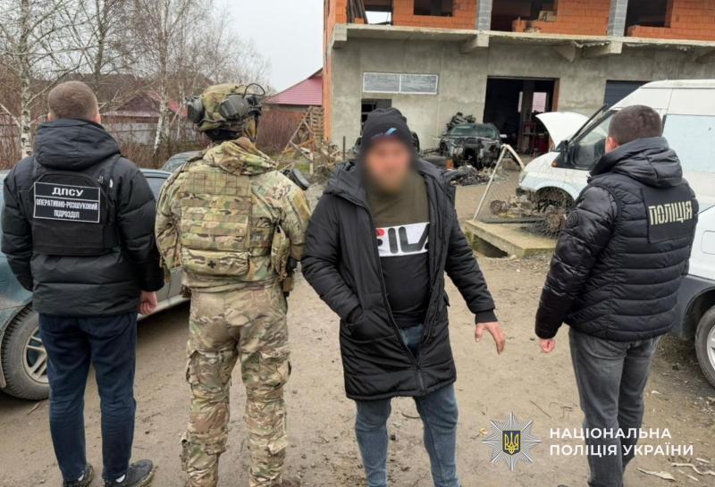 На Закарпатті викрили схему продажу авто, ввезених як гуманітарна допомога