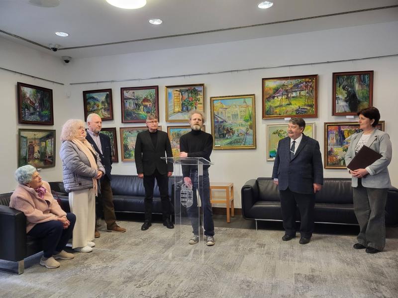 В Ужгороді відкрили виставку картин Петра Шолтеса